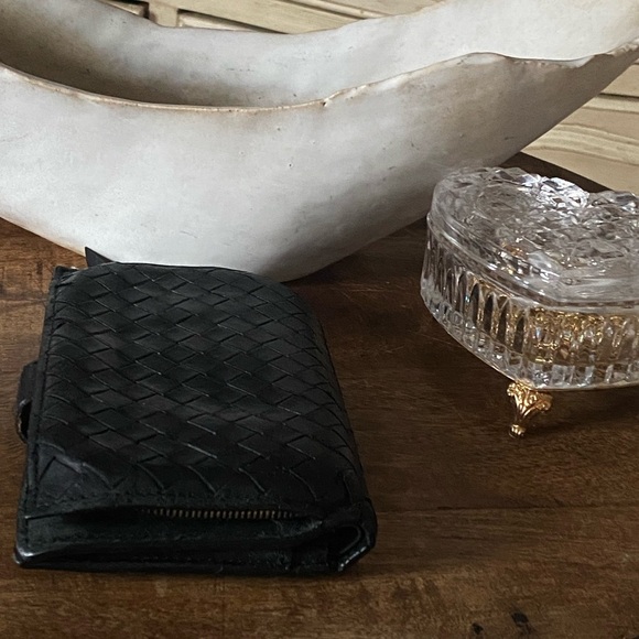 Bottega Veneta black woven wallet - Picture 5 of 10